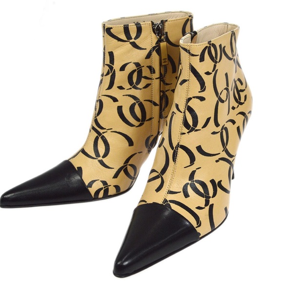 🆕 Chanel CC Runaway ankle boots👢 - Picture 3 of 13